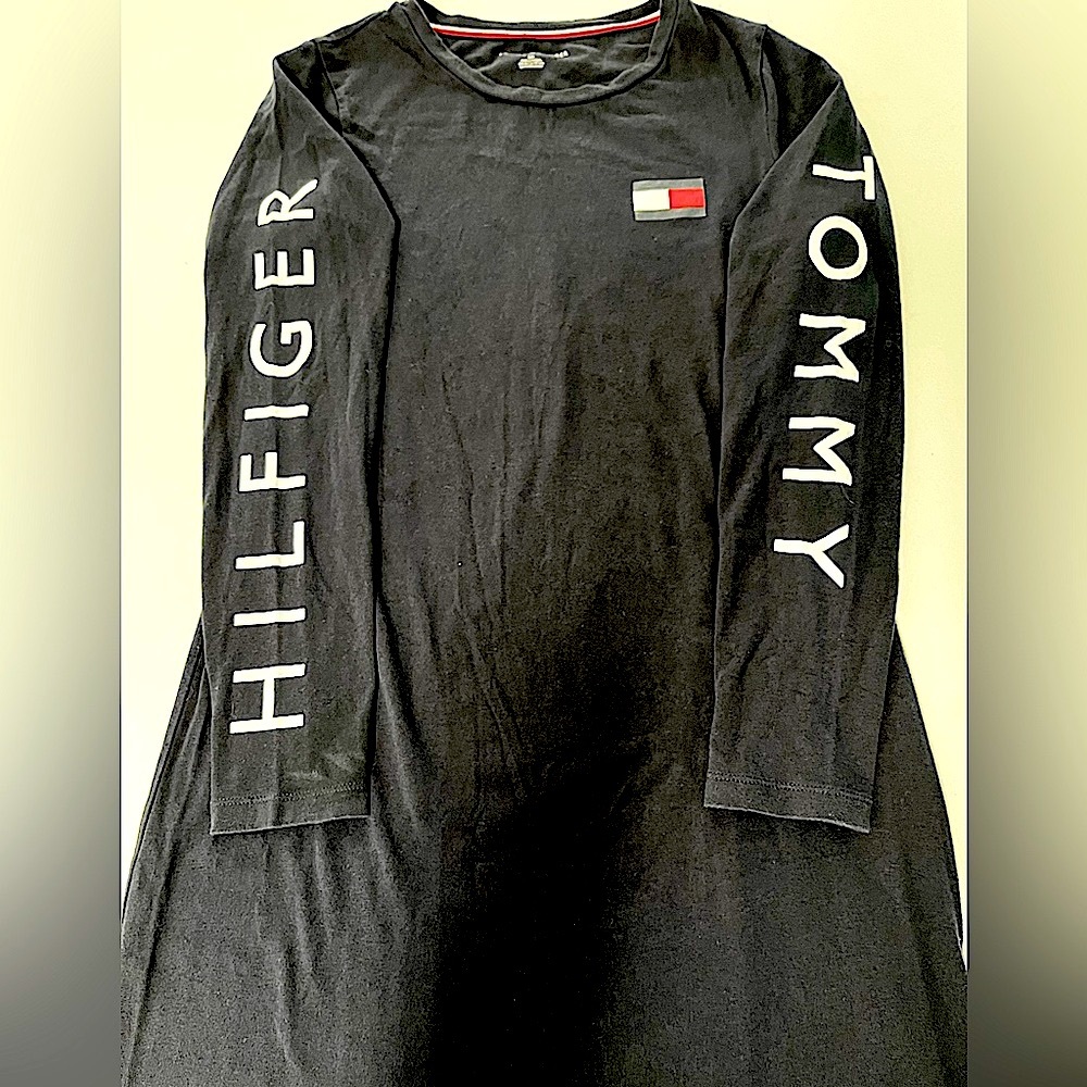 EUC Long sleeve Vintage Tommy Hilfiger dress S small. Shadow in photo no stains